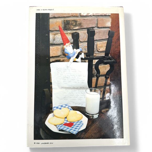 The Gnomes Book of Christmas Crafts by Carol Endler Sterbenz Hardcover Book 1980 - Picture 2 of 8